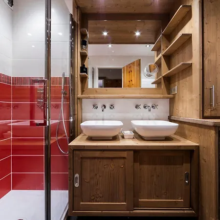 1850 Renove Avec Vue Et Wifi - Fr-1-575-71 Courchevel